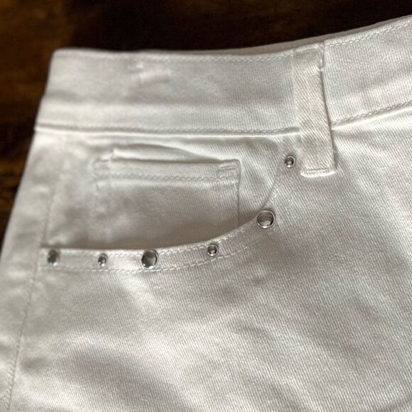 Mason & Belle Ardette Raw Hem Silver Studded Denim Shorts in White. Size 6. NWT! - Picture 6 of 15